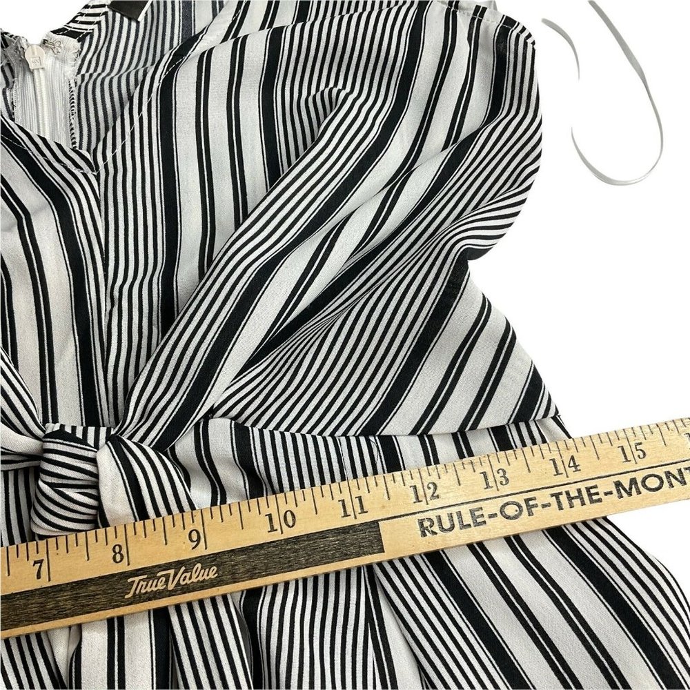 Blue Blush Jumpsuit Womens Size L Black Striped Front Tie Wide Leg Crop Nwt $46 - Picture 9 of 12
